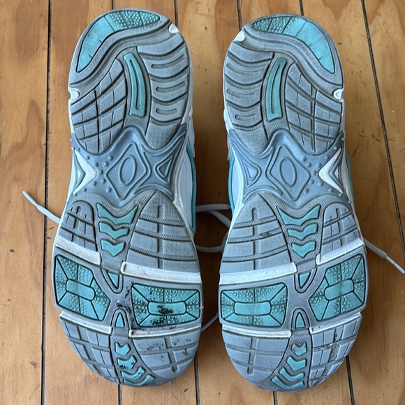 Vionic 23Walker Shoes size 9 - Picture 7 of 7